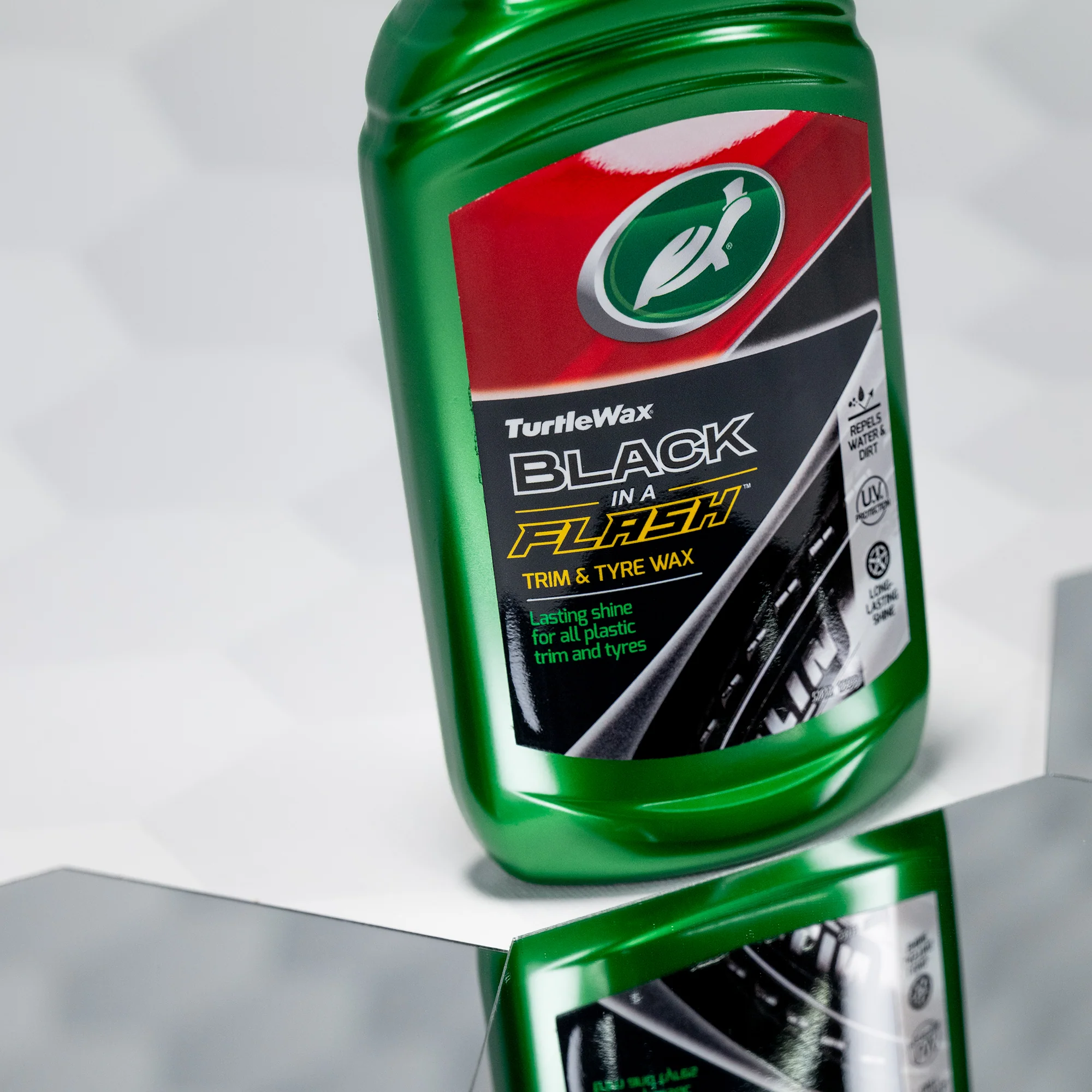 Black in a Flash Trim & Tyre Wax, 300ml - Image 3