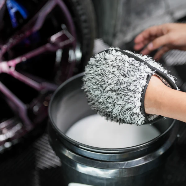 Hybrid Solutions Ultimate Microfibre Wheel Wash Mitt - Image 4