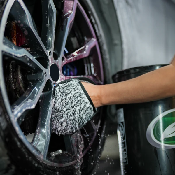 Hybrid Solutions Ultimate Microfibre Wheel Wash Mitt - Image 5