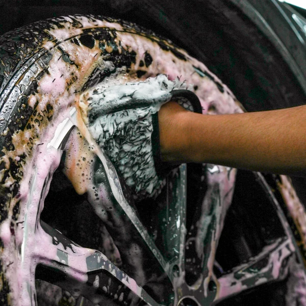 Hybrid Solutions Ultimate Microfibre Wheel Wash Mitt - Image 7