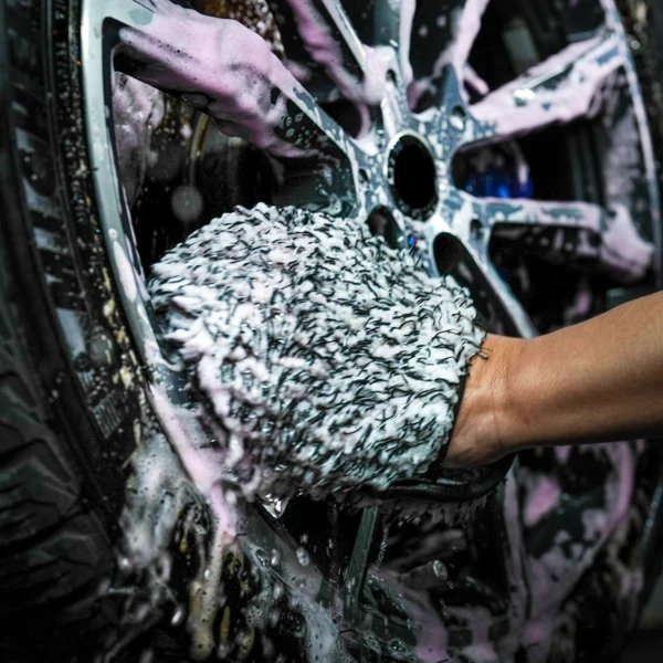 Hybrid Solutions Ultimate Microfibre Wheel Wash Mitt - Image 9